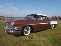800px-1958_Pontiac_Bonneville_photo2.webp