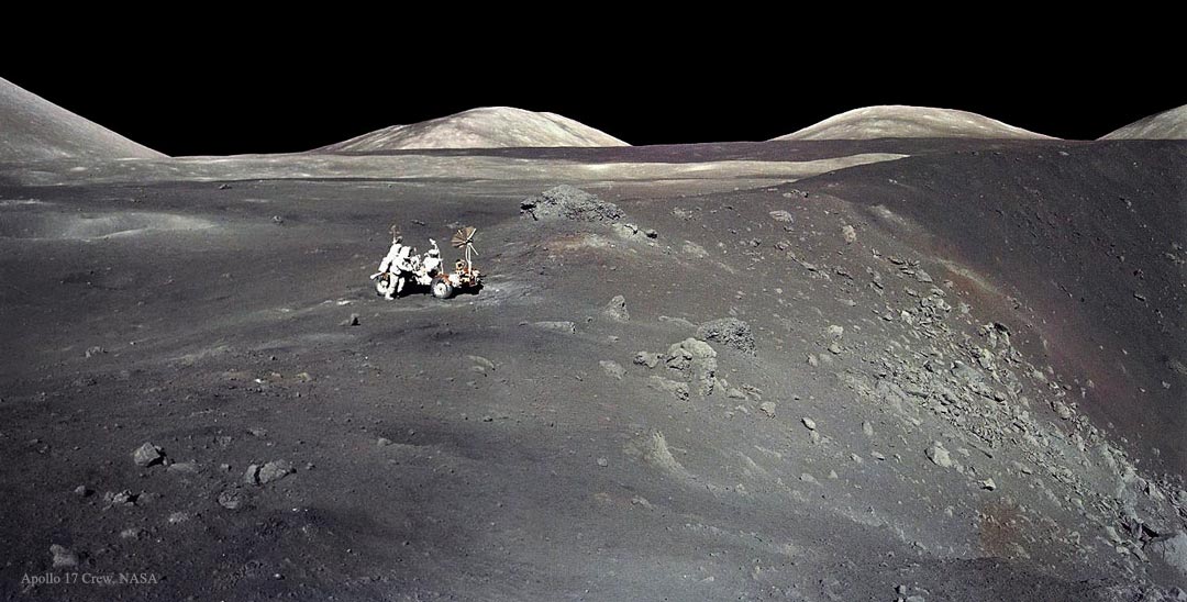 moonshorty_apollo17_1080.jpg